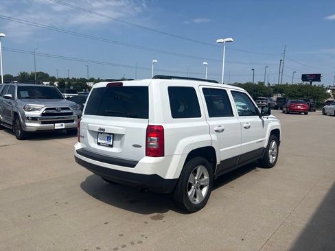 Used 2014 Jeep Patriot Latitude AWD/4WD image 5
