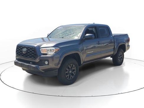 Used 2021 Toyota Tacoma SR5 RWD image 3