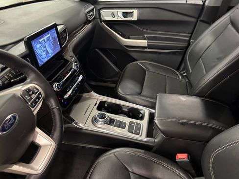 Used 2022 Ford Explorer Limited w/ Equipment Group 301A image 18