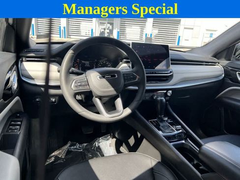 Used 2025 Jeep Compass Limited AWD/4WD image 22