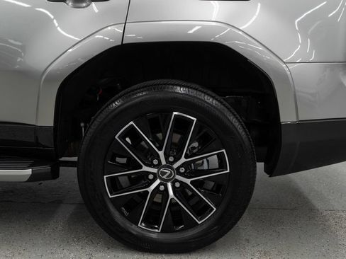 Used 2025 Lexus GX 550 w/ Cold Area Package AWD/4WD image 36
