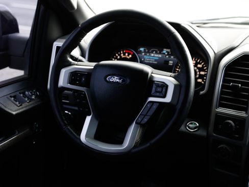 Used 2019 Ford F150 Lariat image 32