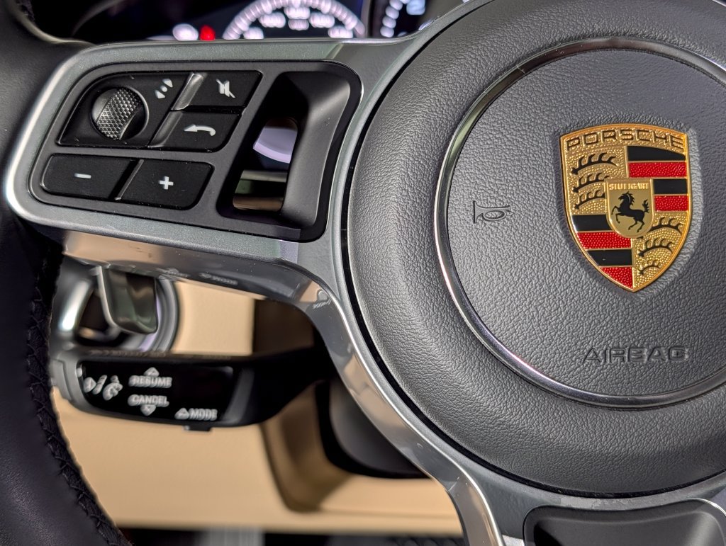 Used 2022 Porsche Cayenne Platinum Edition AWD/4WD image 34