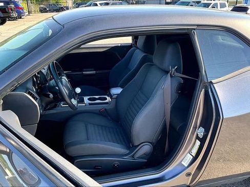 Used 2014 Dodge Challenger R/T RWD image 17