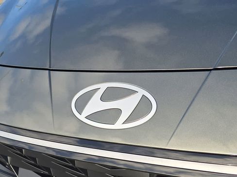 New 2026 Hyundai Elantra SEL Sport FWD image 12