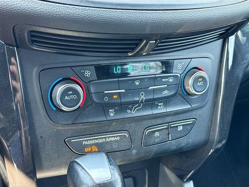 Used 2017 Ford Escape SE w/ Equipment Group 201A FWD image 22