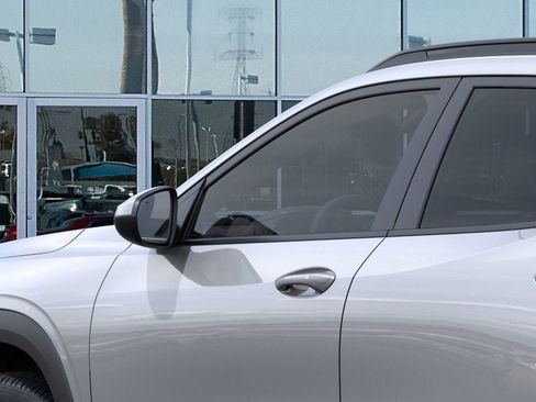 New 2026 Chevrolet Trax LT image 12