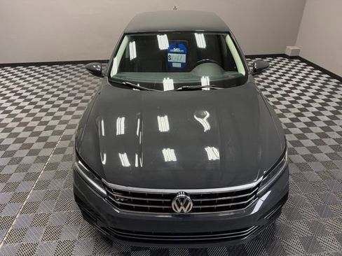 Used 2018 Volkswagen Passat 2.0T R-Line image 5