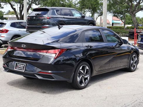 Used 2023 Hyundai Elantra SEL w/ Convenience Package FWD image 8