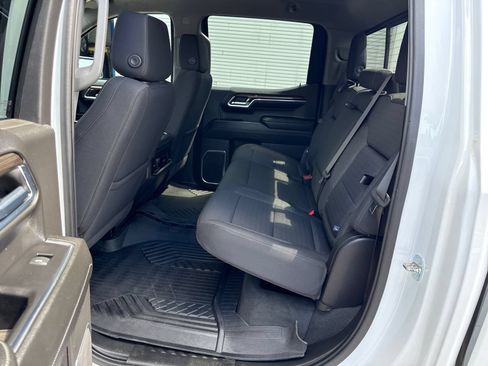 Used 2023 Chevrolet Silverado 1500 LT AWD/4WD image 25