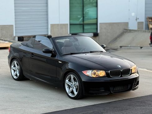 Used 2009 BMW 135i Convertible RWD image 16