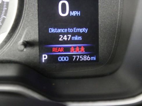 Used 2020 Toyota Corolla SE image 32