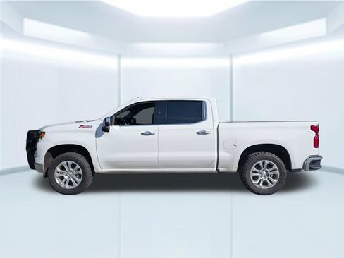 Used 2024 Chevrolet Silverado 1500 LTZ AWD/4WD image 2
