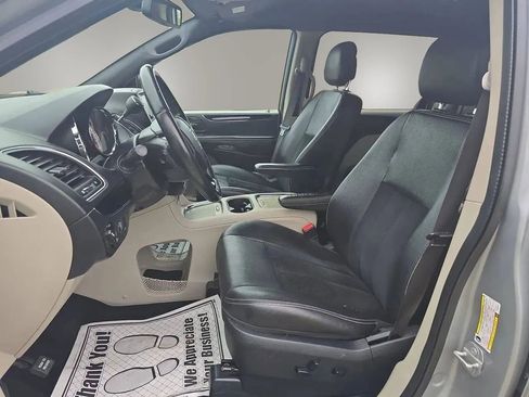 Used 2018 Dodge Grand Caravan SXT FWD image 13