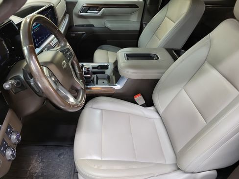 Used 2022 Chevrolet Silverado 1500 RST w/ Convenience Package II image 9