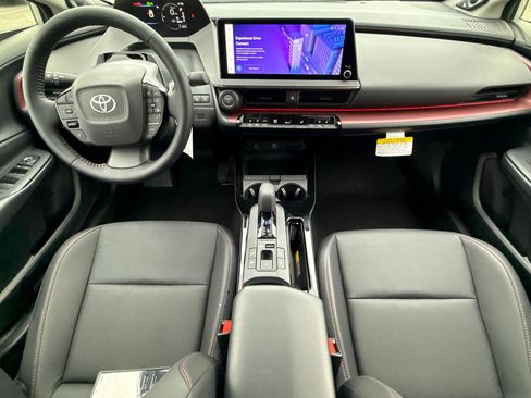 New 2026 Toyota Prius Plug-In Hybrid FWD image 17