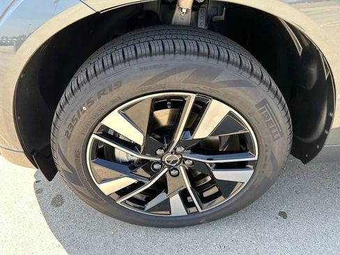 New 2026 Volvo XC60 B5 Plus w/ Climate Package AWD/4WD image 8