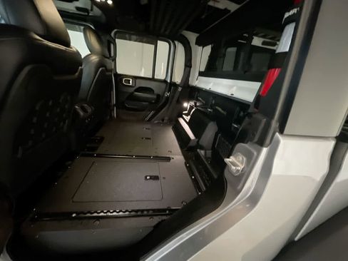 Used 2020 Jeep Gladiator Rubicon image 23