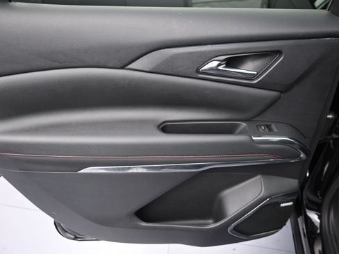 Used 2024 Chevrolet Traverse RS FWD image 30