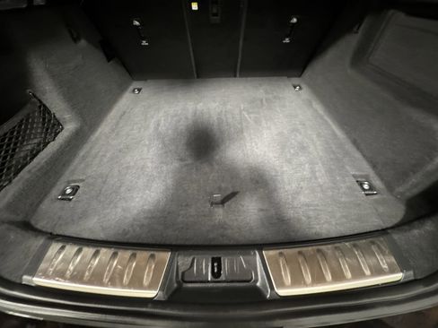 Used 2025 Jaguar F-PACE R-Dynamic S image 31