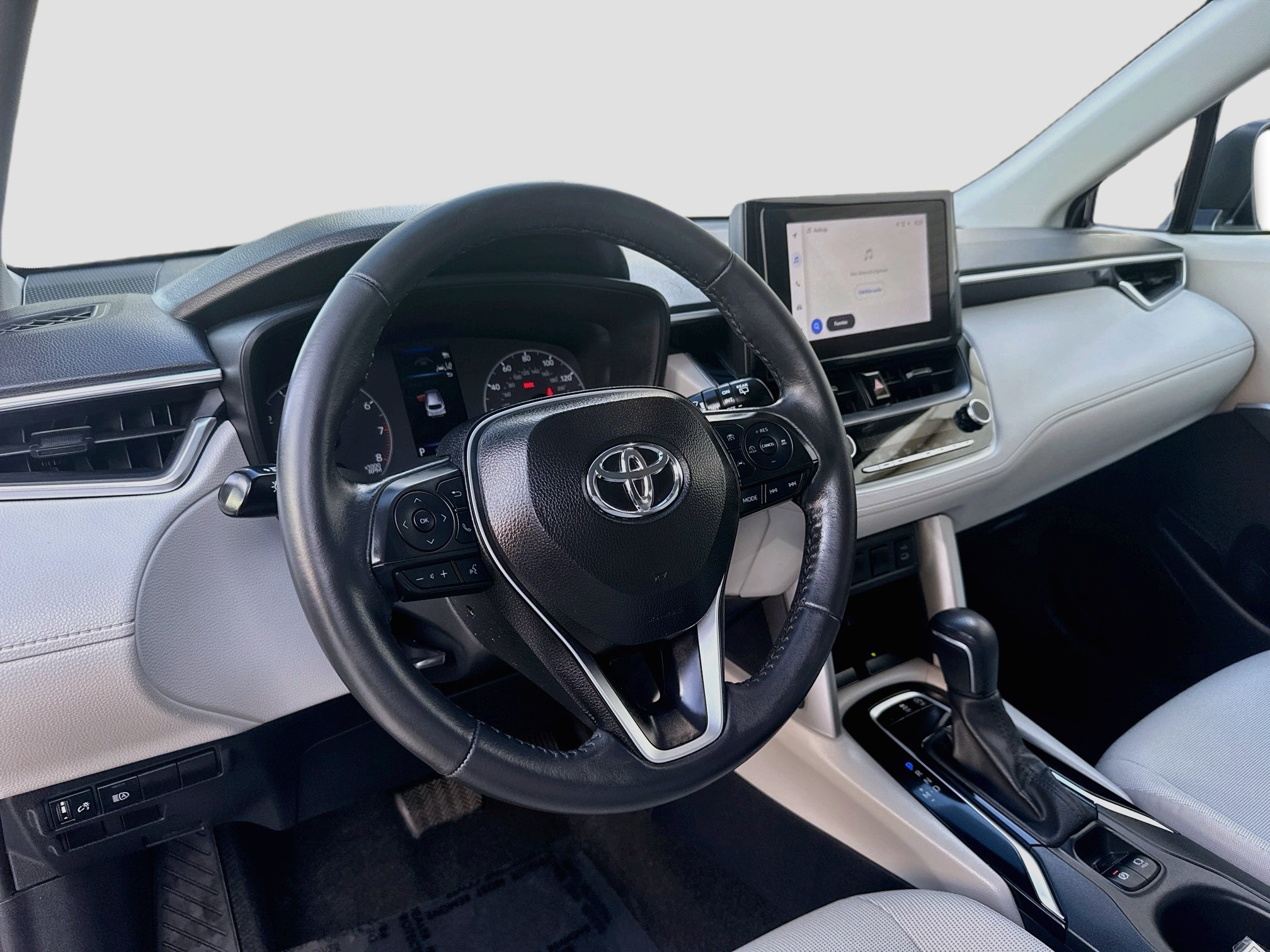 Used 2024 Toyota Corolla Cross LE AWD/4WD image 9
