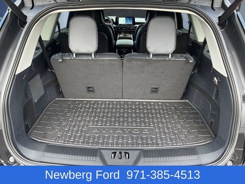 Used 2025 Lincoln Aviator Reserve w/ Equipment Group 201A AWD/4WD image 32