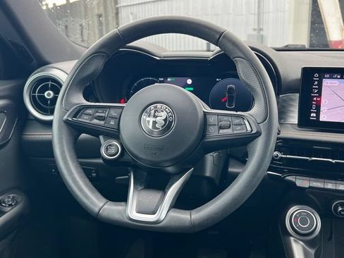 Used 2024 Alfa Romeo Tonale Ti AWD/4WD image 16