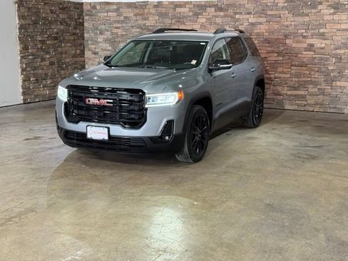 Used 2023 GMC Acadia SLT w/ Elevation Edition image 5