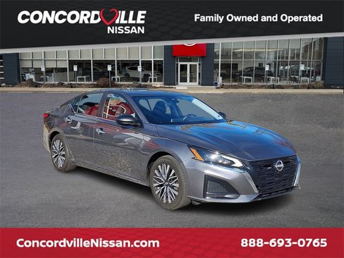 Used 2024 Nissan Altima 2.5 SV image 1