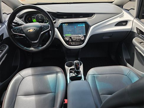 Used 2020 Chevrolet Bolt Premier w/ Infotainment Package image 21