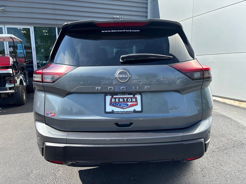 Used 2024 Nissan Rogue SV FWD image 8