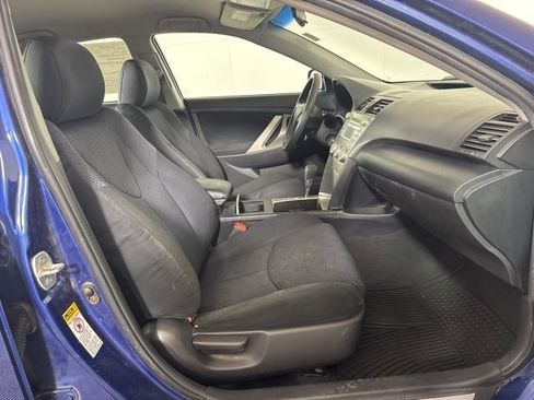 Used 2011 Toyota Camry SE w/ Fleet Convenience Pkg FWD image 4