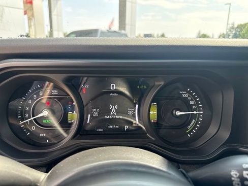 Used 2024 Jeep Wrangler Unlimited Rubicon 4xe AWD/4WD image 17