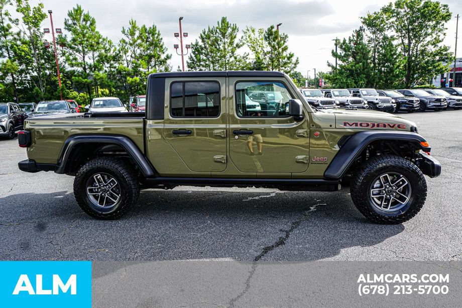 Used 2026 Jeep Gladiator Mojave AWD/4WD image 8