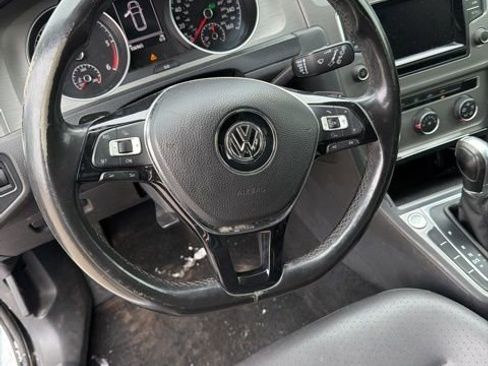 Used 2015 Volkswagen Golf TDI S image 8