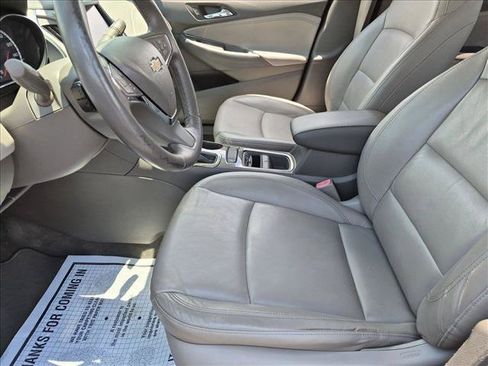 Used 2018 Chevrolet Cruze Premier FWD image 16