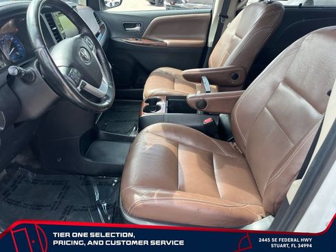 Used 2018 Toyota Sienna Limited Premium FWD image 9