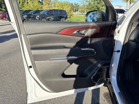 New 2026 Chevrolet Traverse RS image 18