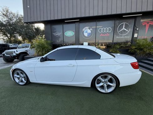 Used 2013 BMW 335i Convertible image 9