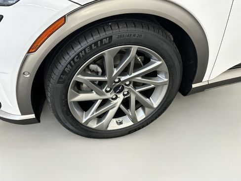 Used 2023 Genesis GV60 Advanced AWD/4WD image 11