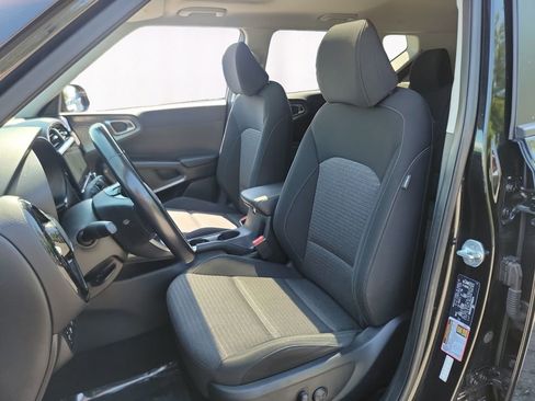 Used 2023 Kia Soul EX FWD image 9