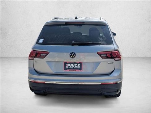 Used 2022 Volkswagen Tiguan SE AWD/4WD image 6