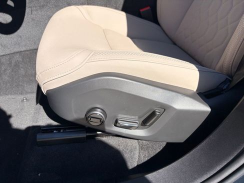 Certified 2026 Volvo XC90 B6 Plus w/ Protection Package Premier AWD/4WD image 13