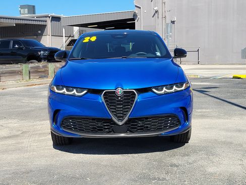 Used 2024 Alfa Romeo Tonale Ti AWD/4WD image 2