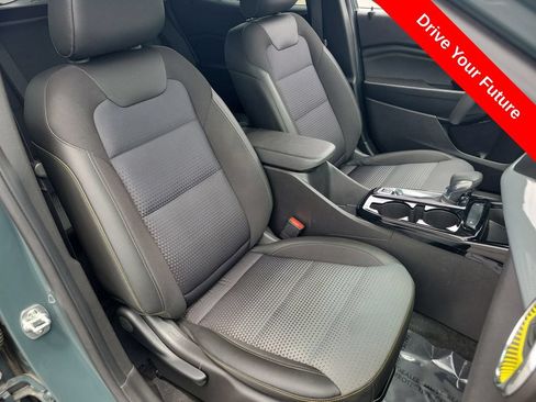 Used 2025 Chevrolet Trax LT FWD image 20
