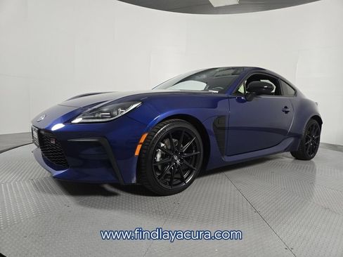 Used 2024 Toyota GR86 Premium RWD image 2
