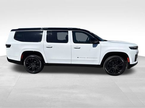 New 2026 Jeep Grand Wagoneer L Summit AWD/4WD image 8