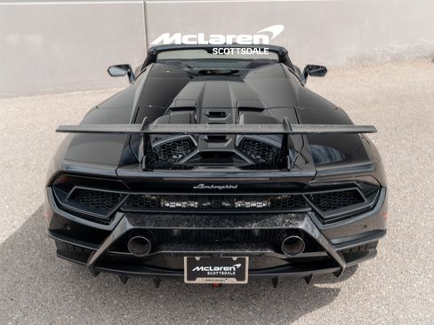 Used 2019 Lamborghini Huracan Performante AWD/4WD image 30