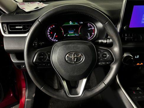 Used 2023 Toyota RAV4 XLE Premium FWD image 9