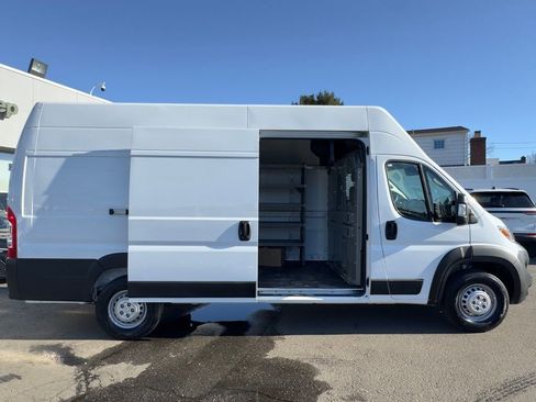 Used 2025 RAM ProMaster 3500 FWD image 11